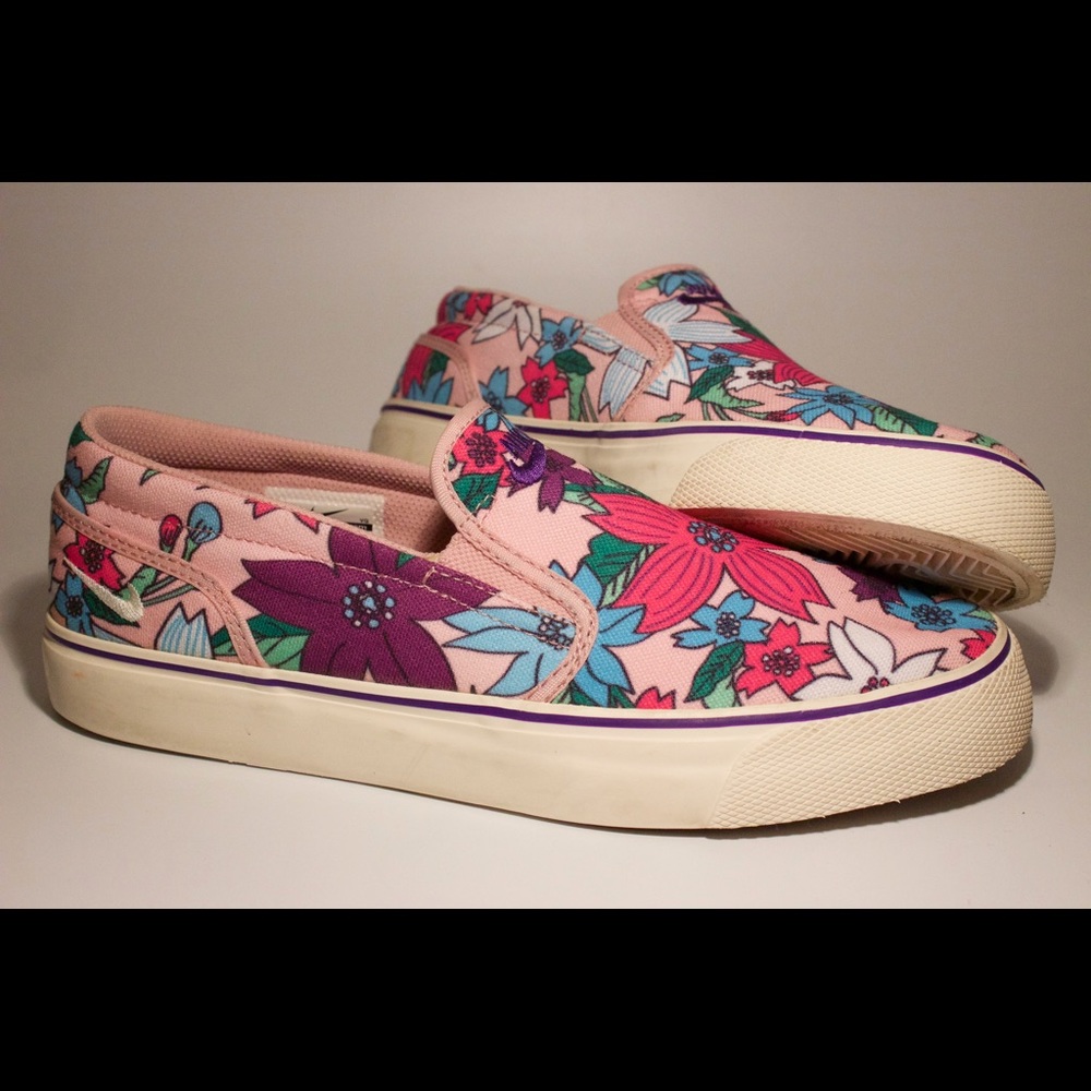 Nike Toki Slip