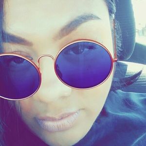 Meet your Posher, Lala