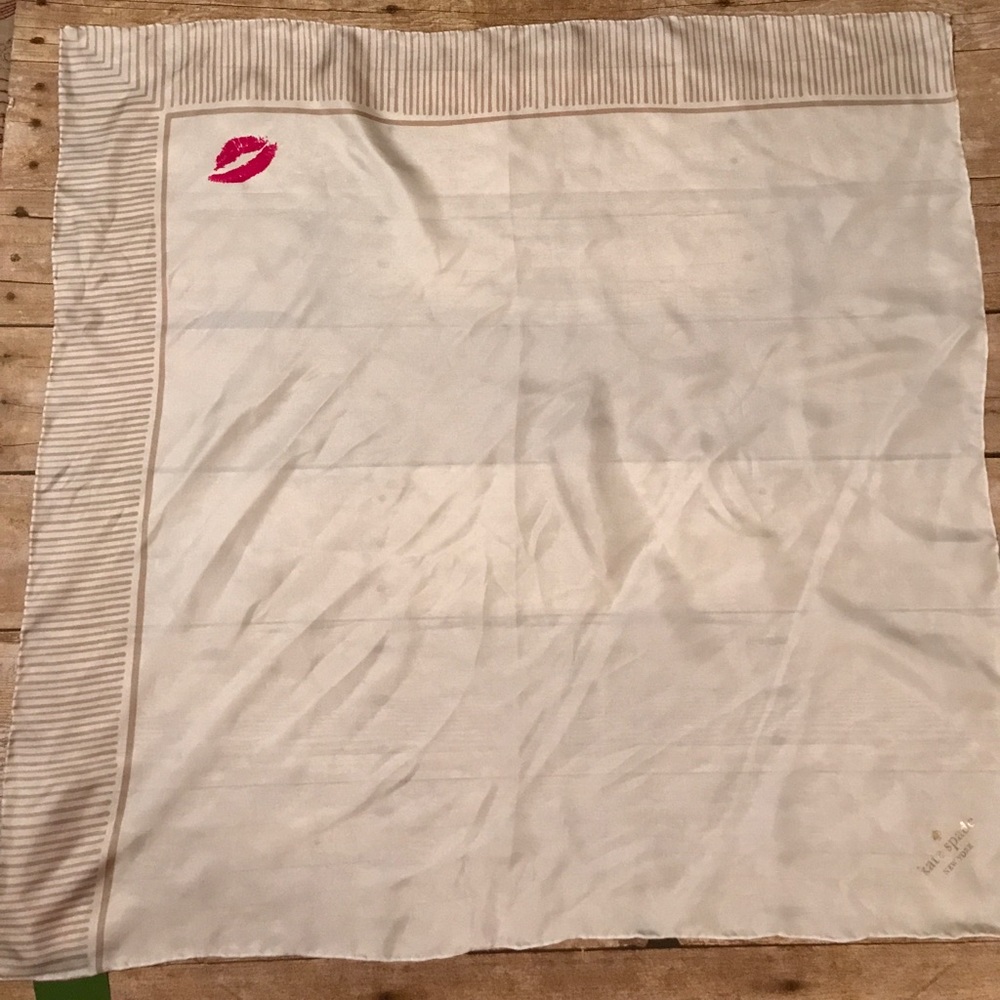 NWT Kate spade lipstik blot napkin square scarf - Picture 5 of 5
