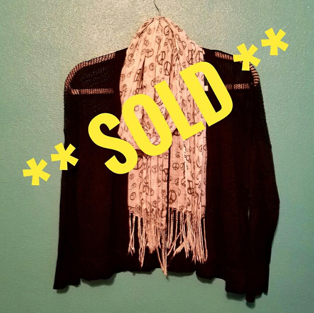 **SOLD** 🔴 APT 9 Black Cardigan Sz Large