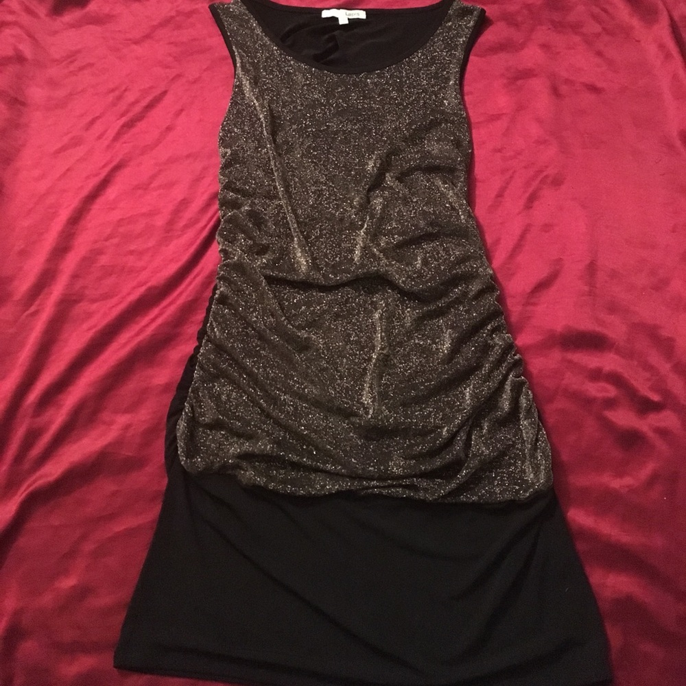 🎀 Gold and black dress