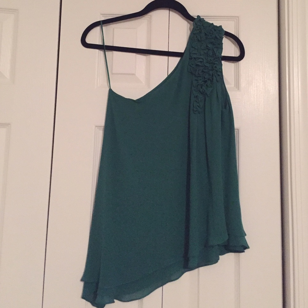 Robbi & nikki one shoulder top