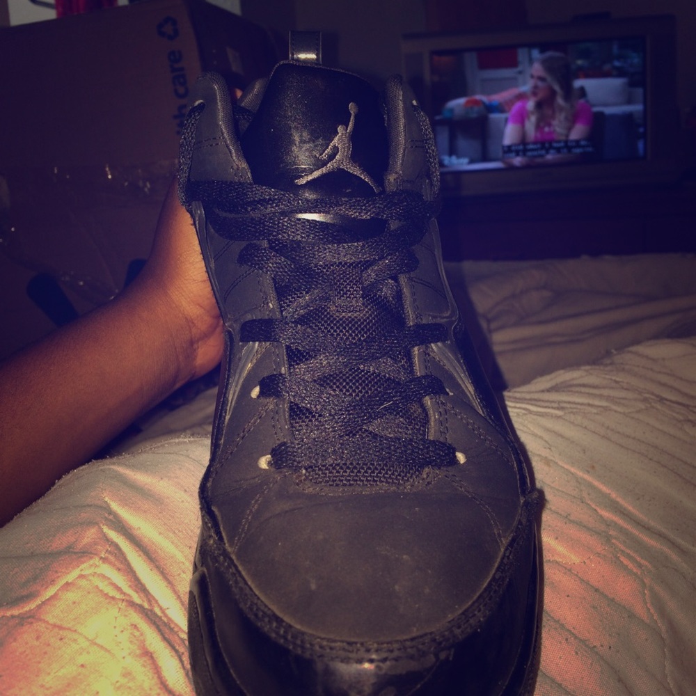 Pair of black Jordan's - Picture 1 of 1