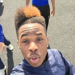 Meet your Posher, Yanis