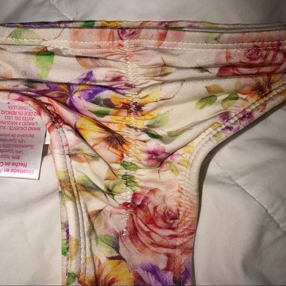 2CHILLIES Cheeky Bikini Bottom (Floral) - Picture 3 of 4