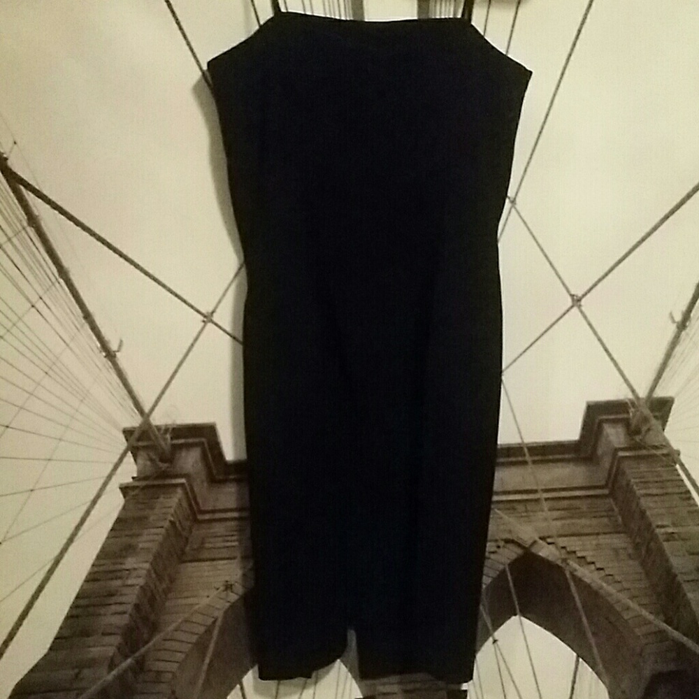 Dress - Picture 3 of 3