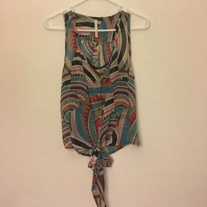 Graphic Print Sleeveless Top