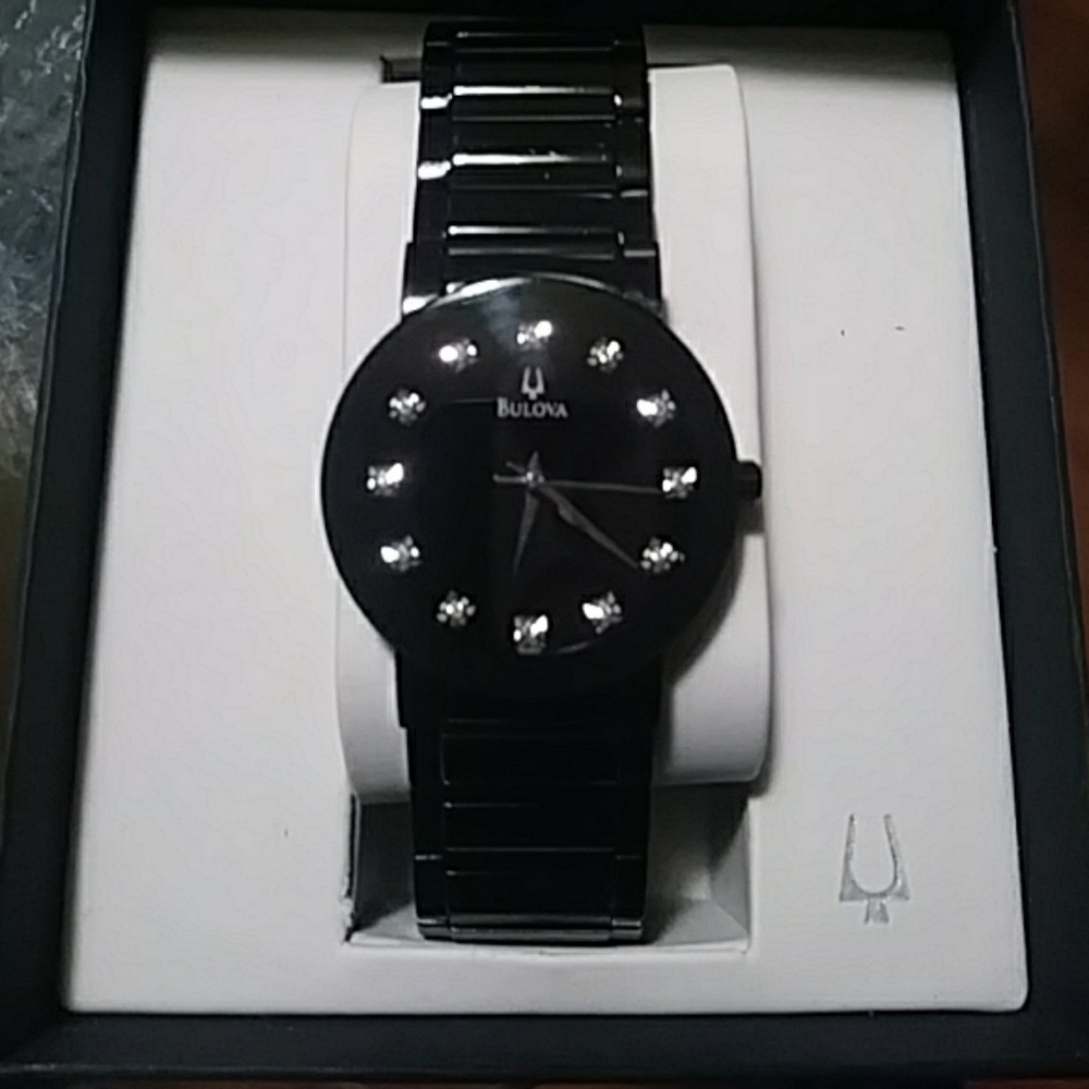 Men's Bulova watch w/diamond markers