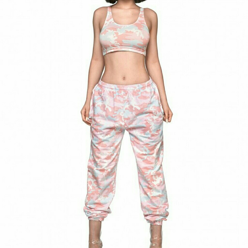 The Kylie shop sweatpants pink camo