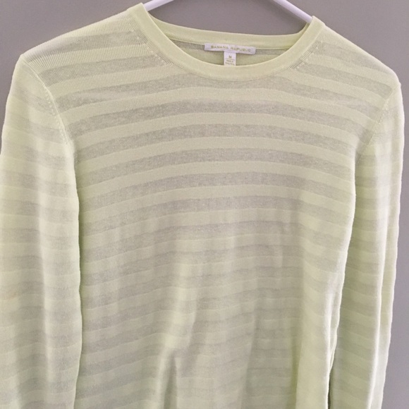 Banana Republic light weight sweater - Picture 3 of 3
