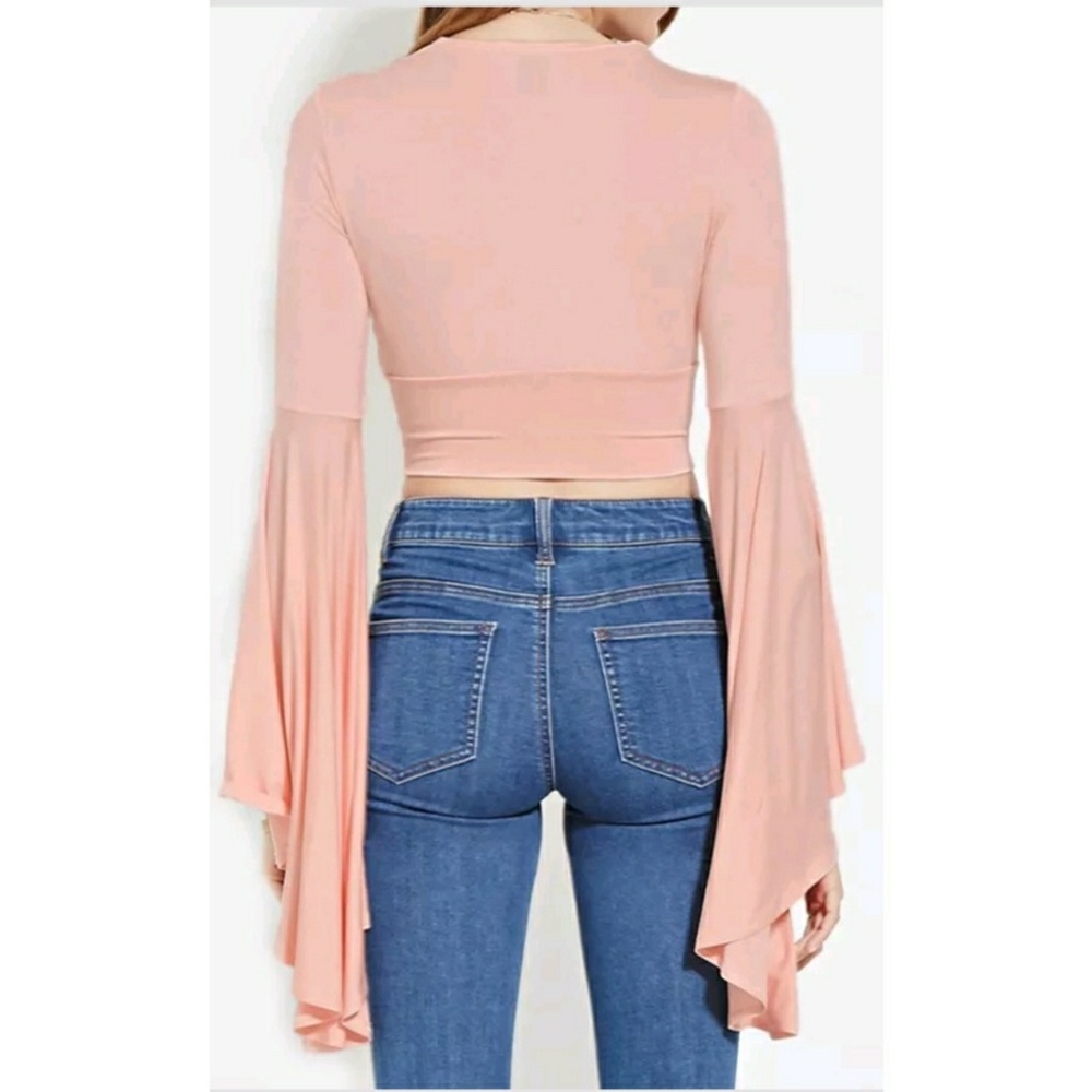 ❗SALE❗HP||🌟Chic V-Neck Flare Bell Sleeve Crop Top - Picture 4 of 5