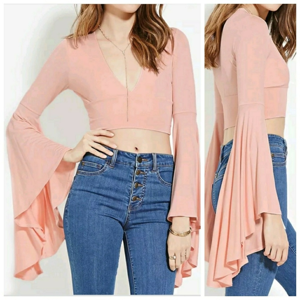 ❗SALE❗HP||🌟Chic V-Neck Flare Bell Sleeve Crop Top
