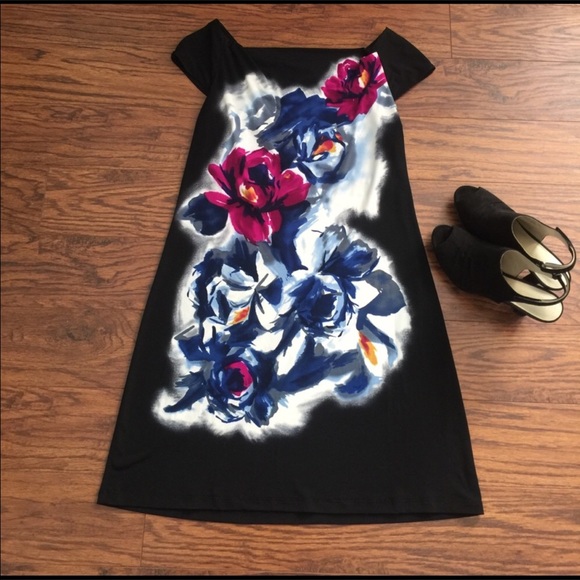 Maggie London Dresses & Skirts - Cowl neck shift dress by Maggie London