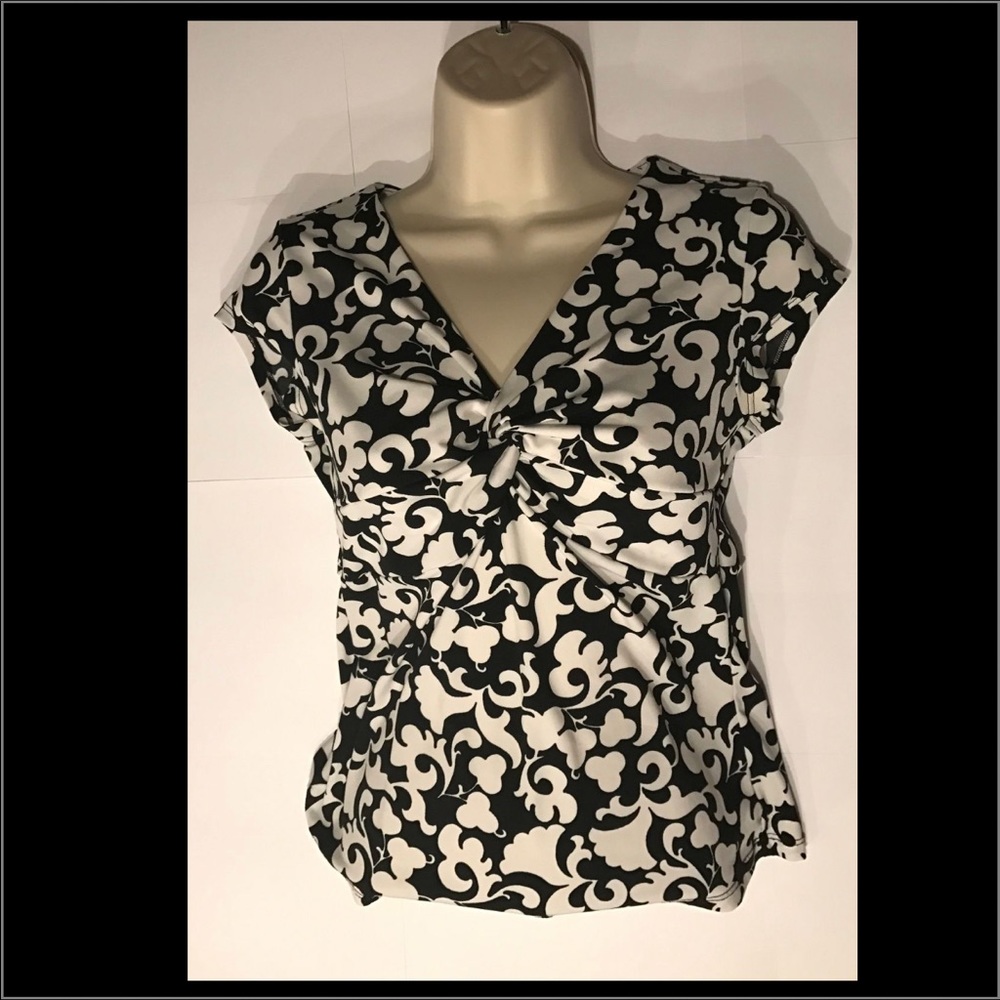 White House Black Market Size S Black & White Top