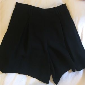 zara short. high waisted