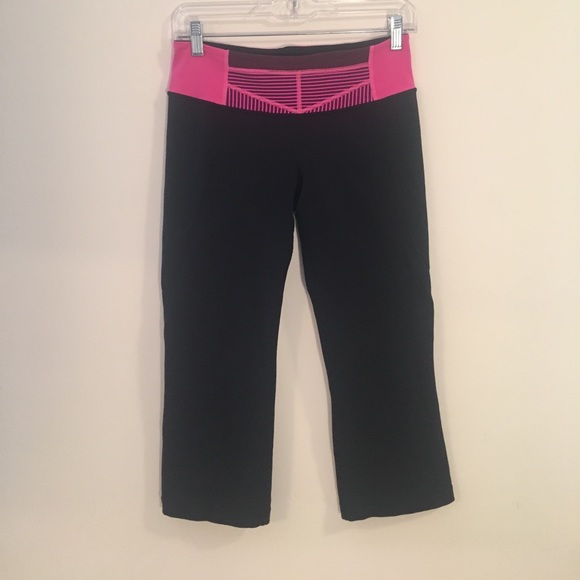 lululemon athletica Pants - Lululemon Cropped Yoga Pants