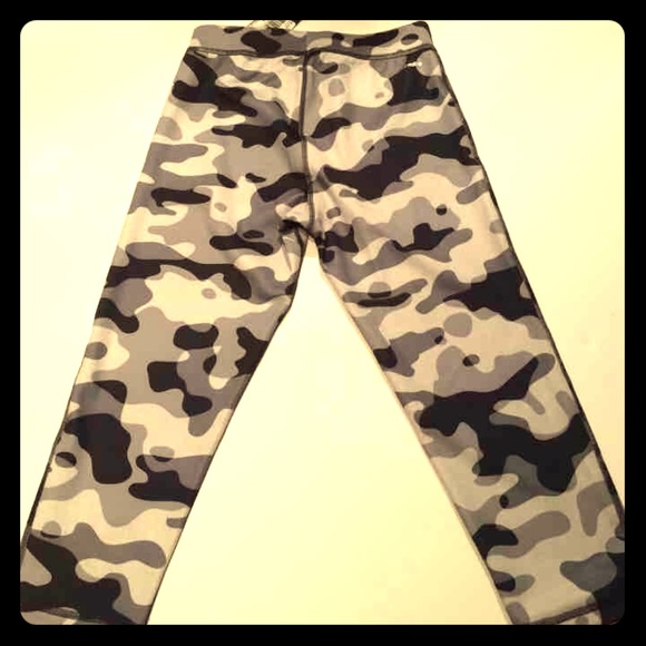 Adidas Camo (NWT) - Picture 1 of 3