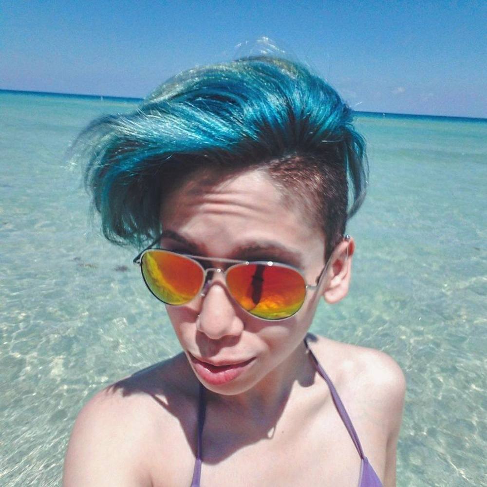 Meet your Posher, Ashley