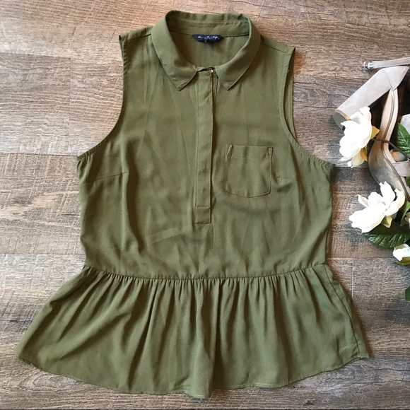 American Eagle Outfitters Tops - American Eagle Outfitters Sleeveless Green Blouse
