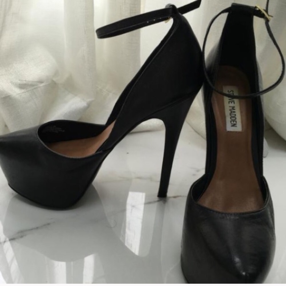 Steve Madden Platform Pump