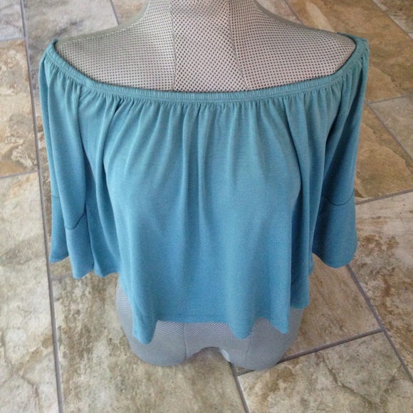 Express Tops - Host Pick💕💕💕💕Express off the shoulder top