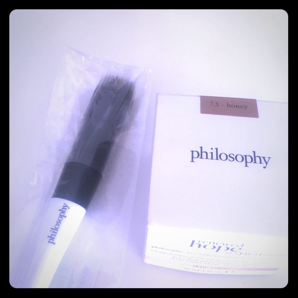 Philosophy skin tint. Honey 7.5 and brush .