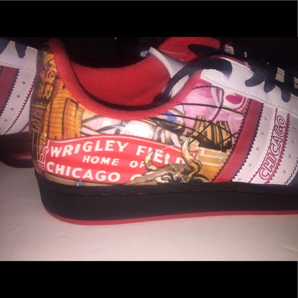 Adidas men's shoes Chicago edition - Picture 2 of 3