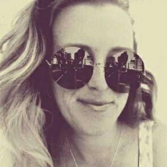 Meet your Posher, Tiffany - Picture 1 of 1