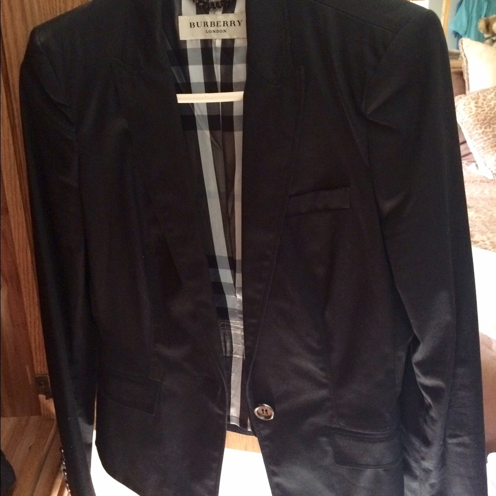 Authentic Burberry blazer size 6 US