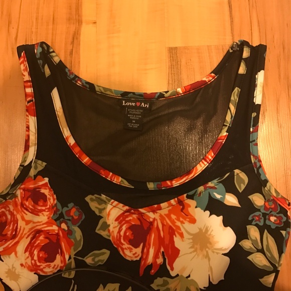 Sleeveless Floral dress - Picture 2 of 4