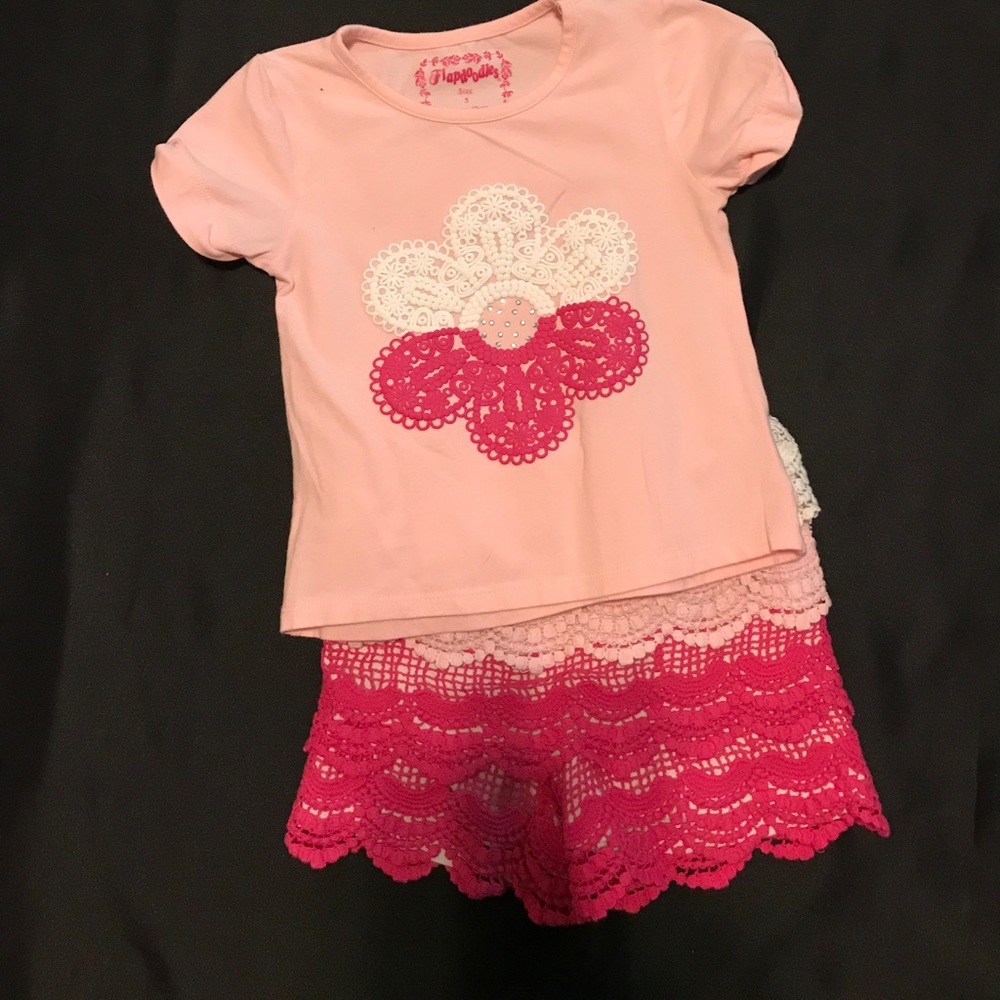 Flapdoodles girls tee and lace shorts set sz 5
