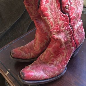 vintage corral cowboy boots
