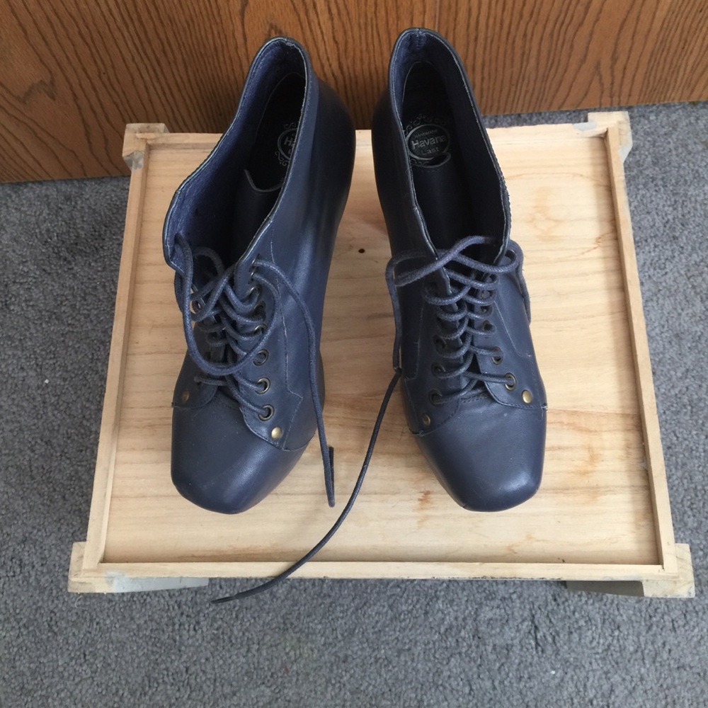 Jeffrey Campbell's 7 medium navy blue