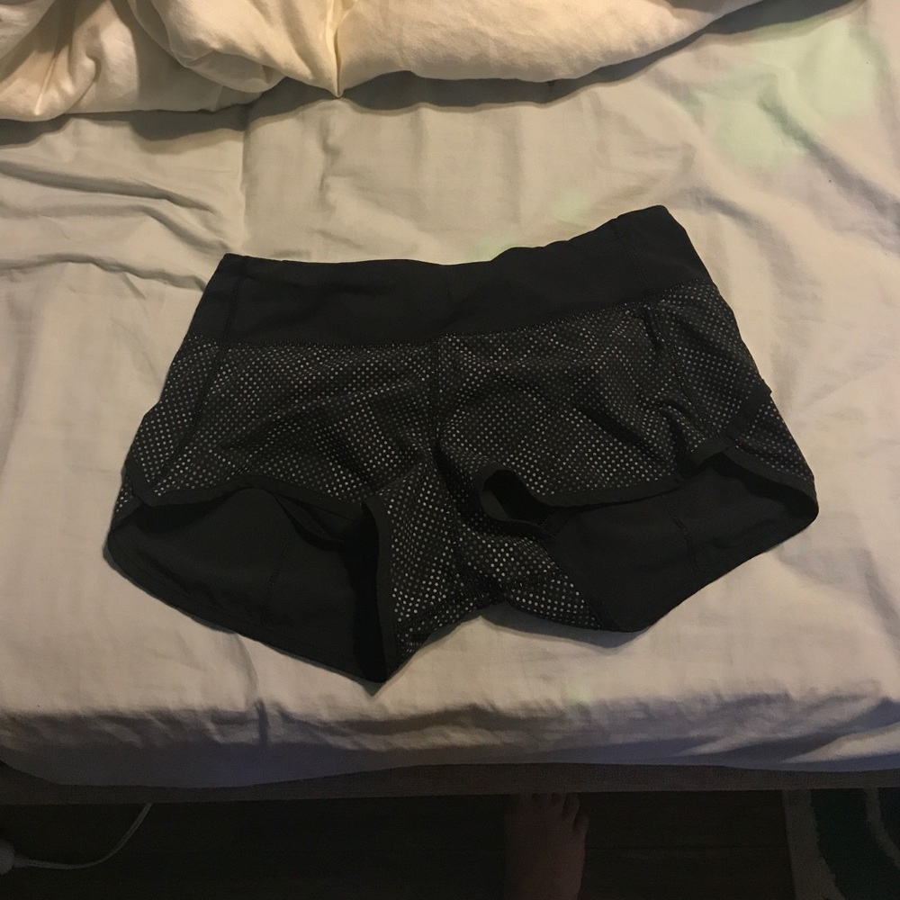 Lululemon shorts size 4