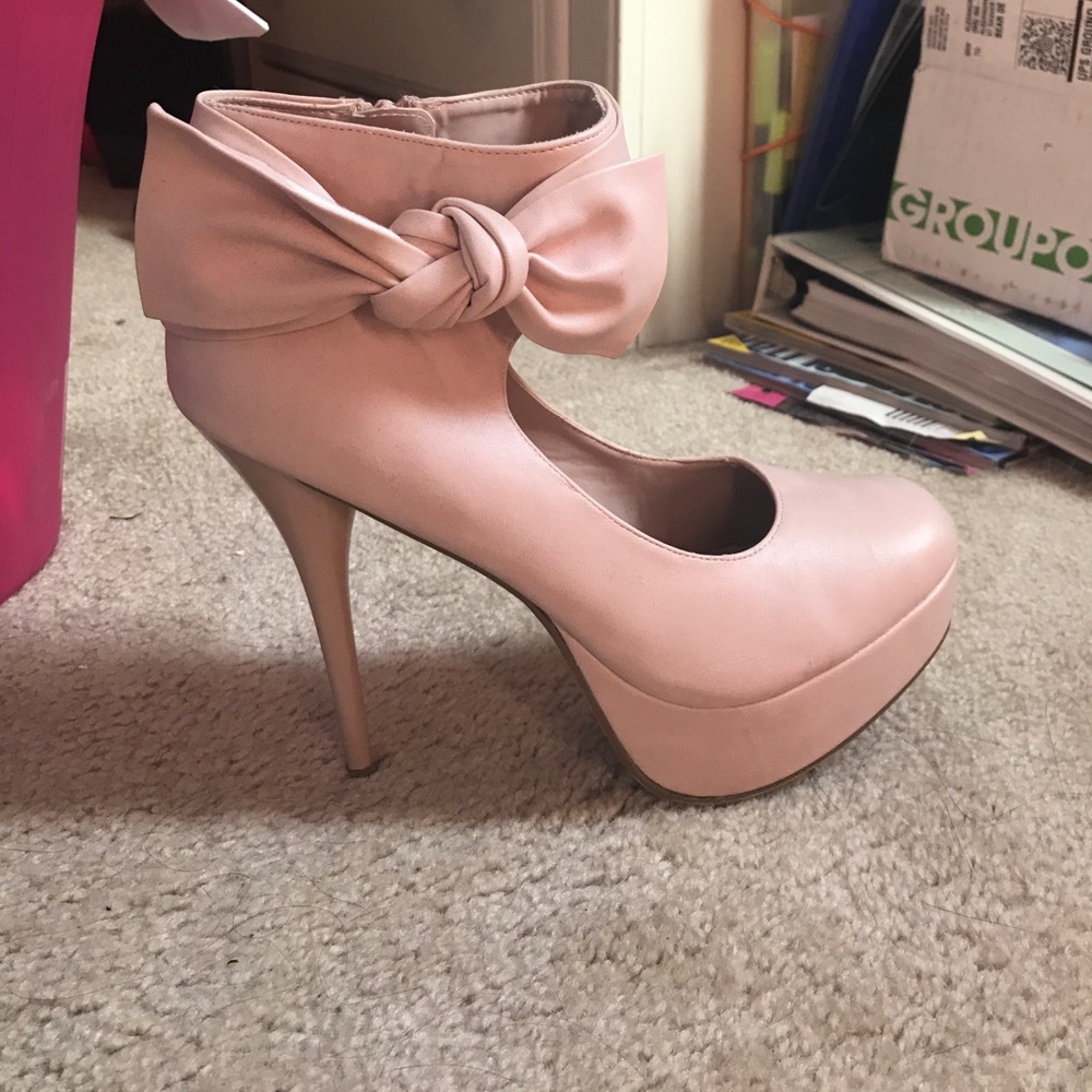 Light pink heels perfect for a night out!