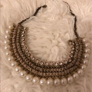 Thick pearl necklace