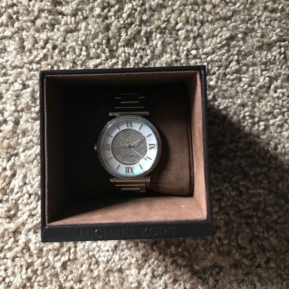 Michael Kors Silver Watch - Picture 4 of 4