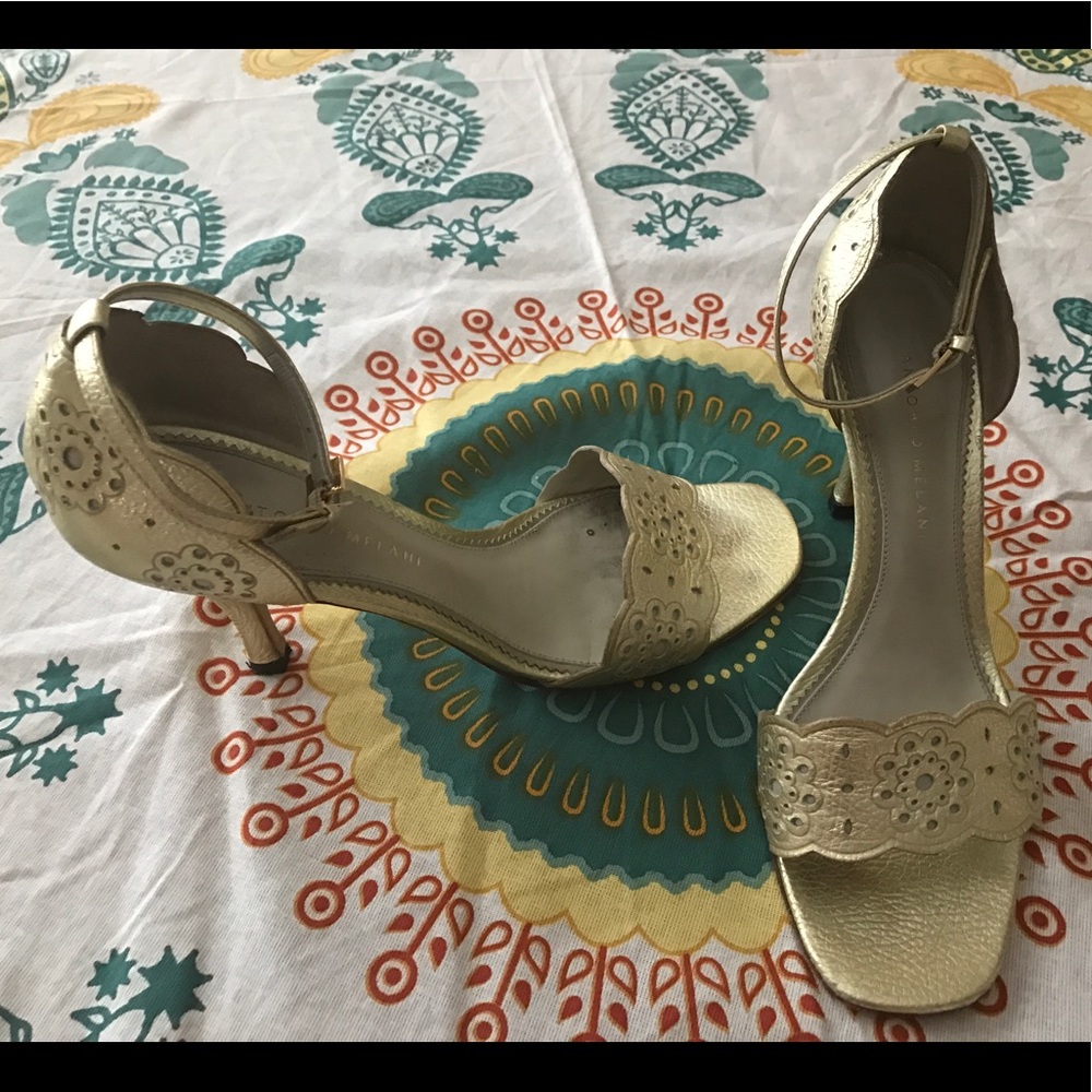 Antonio Milani Gold heels