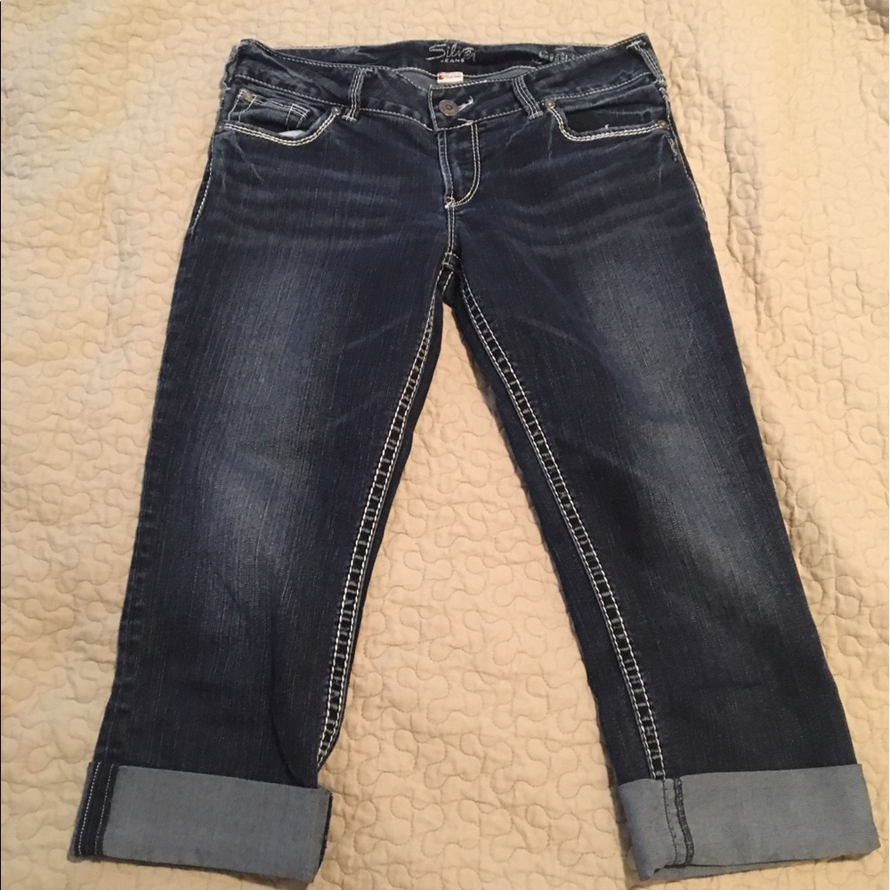 Silver brand 'Suki' capris. So. 31 Dark blue wash.