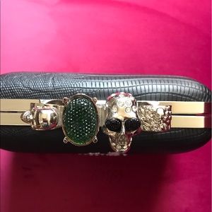 Skull 💀 Knuckle Clutch