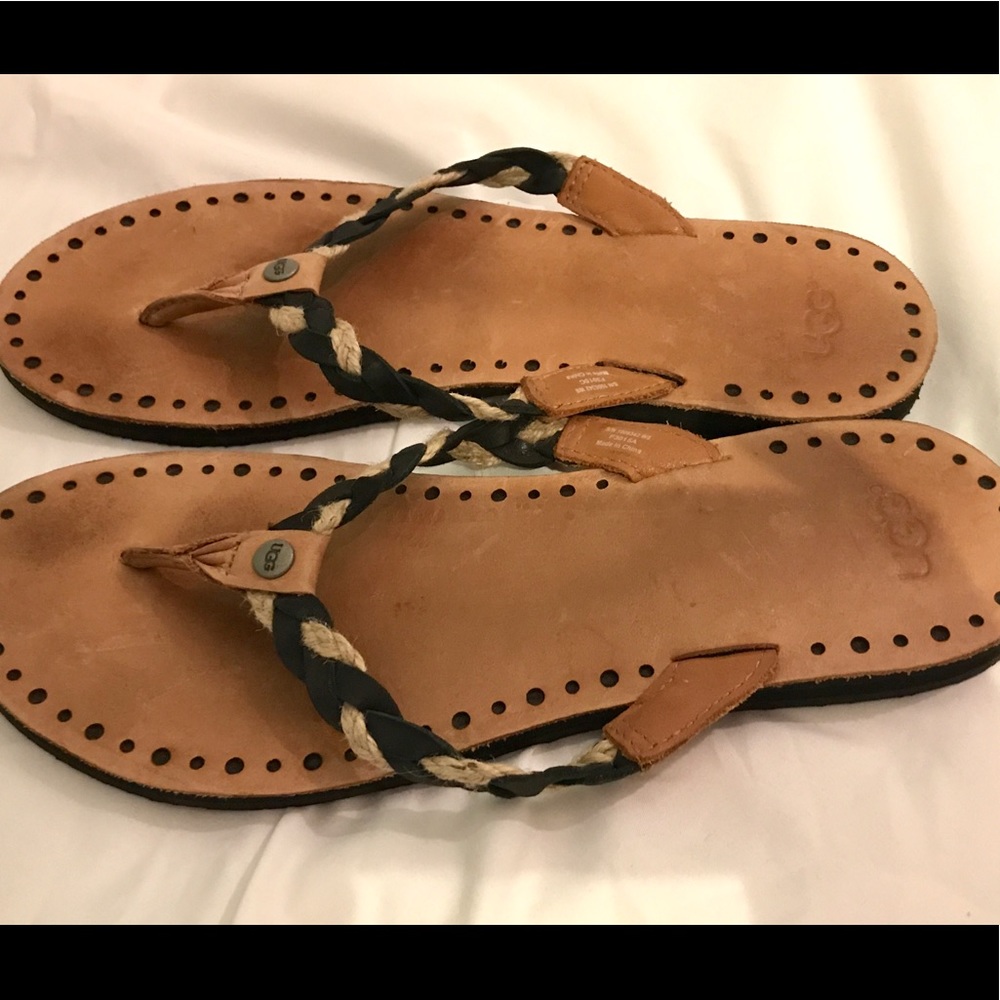 UGG Leather Flip Flops Black &a Brown Gently Worn
