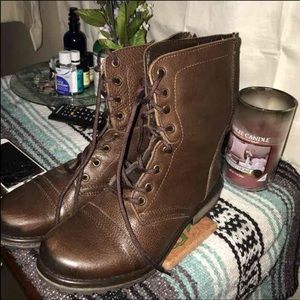 NWOT STEVE MADDEN COMBAT BOOTS