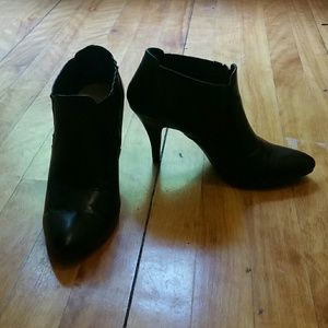 A.n.a Black Bootie Heals (size 8)