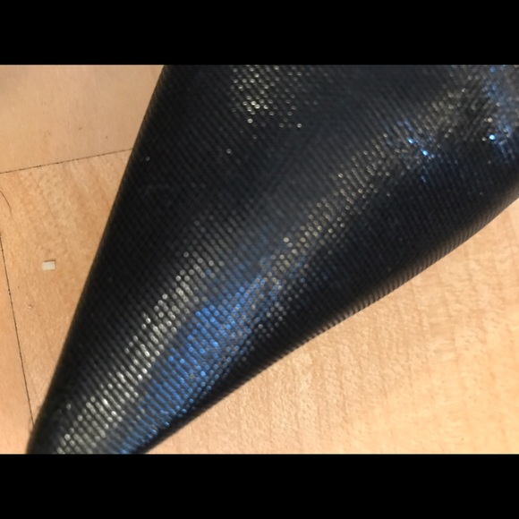 Stuart Weitzman Formal Satin 3.5" black heels - Picture 3 of 8