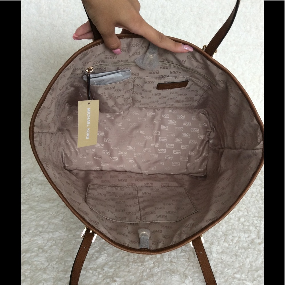 🆕 Michael Kors Vanilla Jet Set Tote - Picture 3 of 4