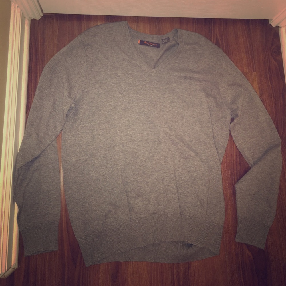 Guys Gray sweater