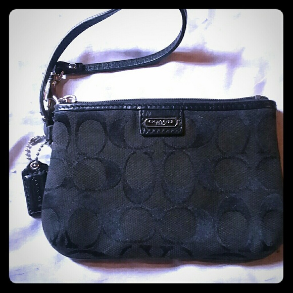 🌹SALE!🌹 Authentic Black Coach Wristlet - Picture 1 of 5