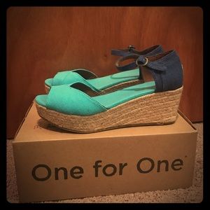Brand new TOMS wedges!