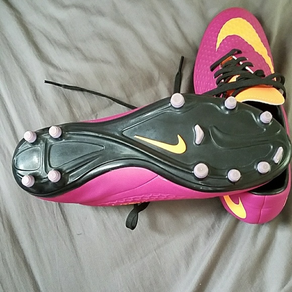 Too small - Picture 3 of 3