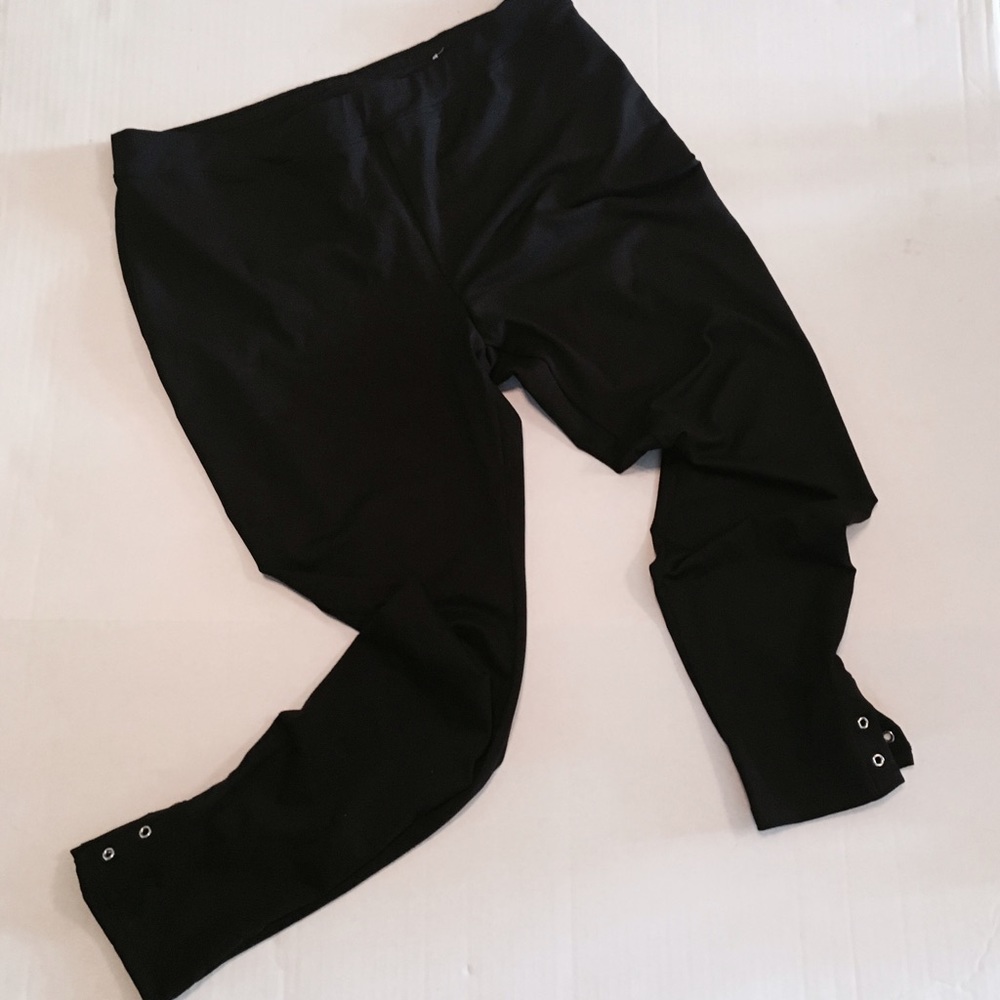 Chico's Zenergy Leggings with Silver Tone Grommets